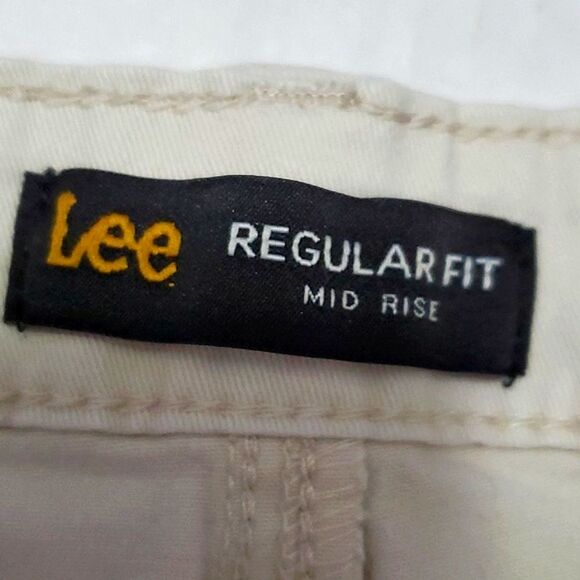 Lee Legendary Regular Fit Cream Mid Rise Rolled Hem Utility Shorts - Picture 11 of 13
